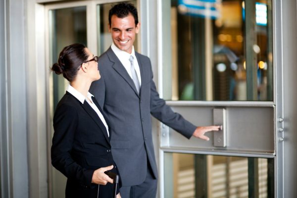 4 vantagens de instalar um monta-carga na sua empresa